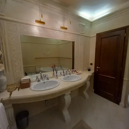 Il Matto Con Idromassaggio E Sauna 아레초