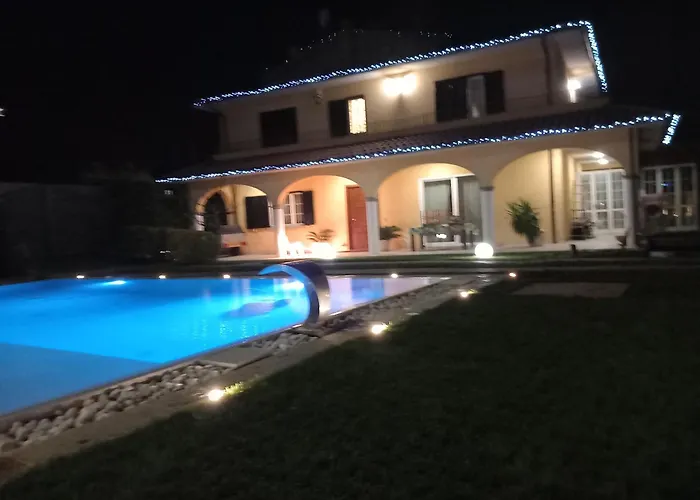 Il Matto Con Idromassaggio E Sauna Villa Arezzo