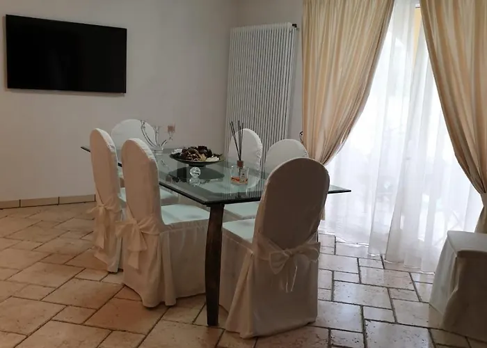 Il Matto Con Idromassaggio E Sauna Villa Arezzo